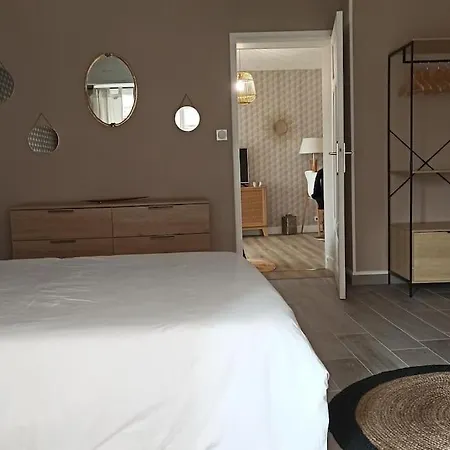 Maison Au Coeur D'un Village Classé